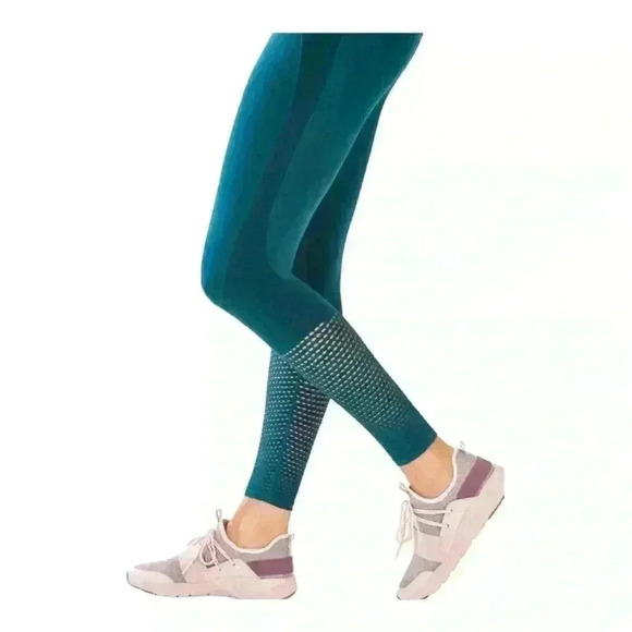 Fabletics NWT Seamless High-Waisted Mesh Leggings Teal Fjord Athletic Pants S - Picture 2 of 10
